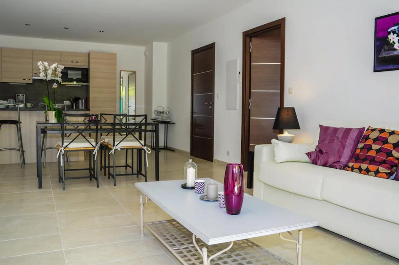 La Villa Romeo, Piscine Et Spa แซ็งต์-แมกซีม ภายนอก รูปภาพ
